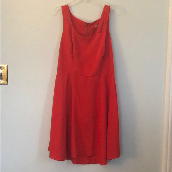 Red dress - Picture 2 of 4